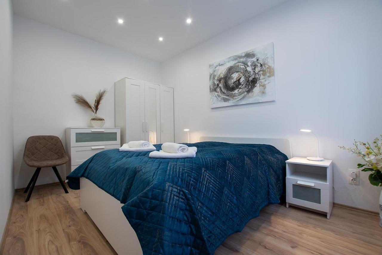 Zora Lak Appartement Sopron Buitenkant foto